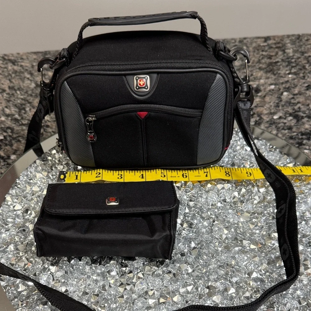 SwissGear Black and Gray camera bag crossbody Messenger Bag Set EUC